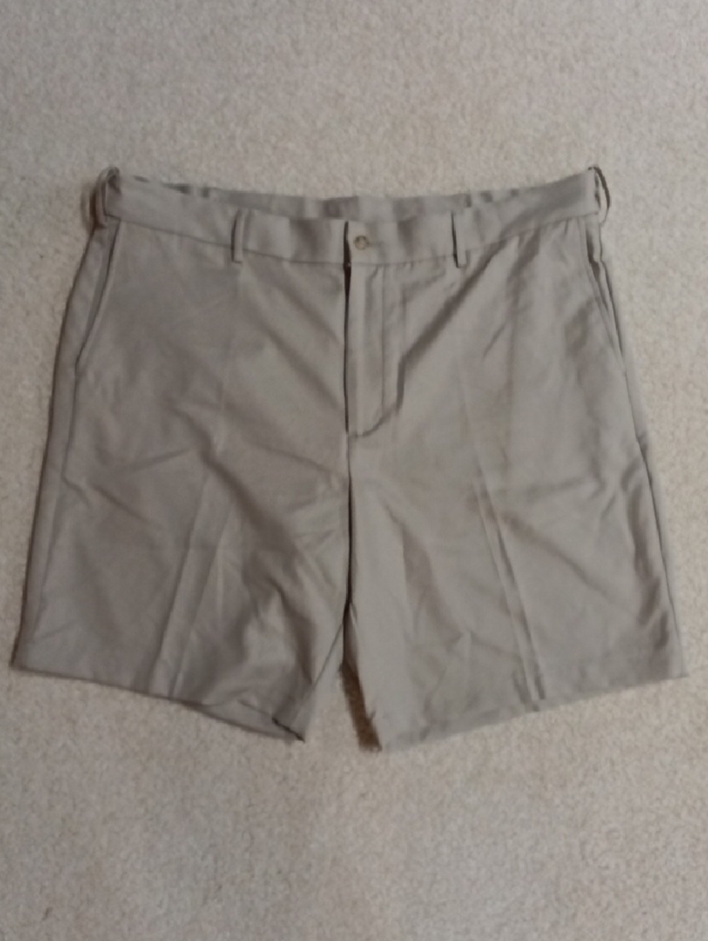 PGA Tour Men's Flat-Front Shorts in Light Khaki